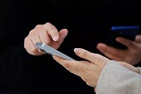 Mobile Phone Deals With Free Gifts